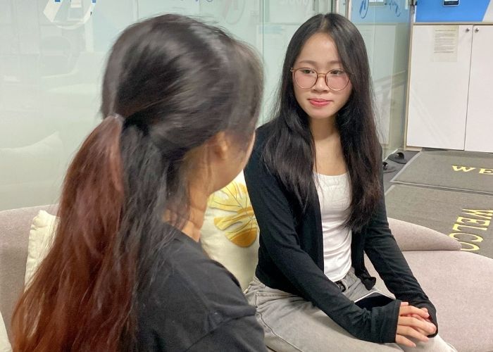 Chị Trần Cẩm Ly chia sẻ một ngày làm việc tại công ty